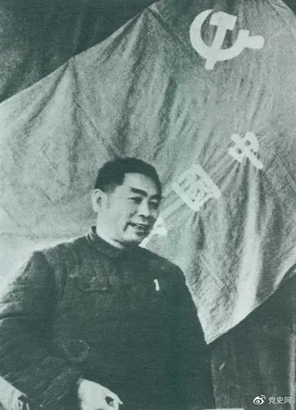 1949年3月，周恩來(lái)在中共七屆二中全會(huì )上講話(huà)。
