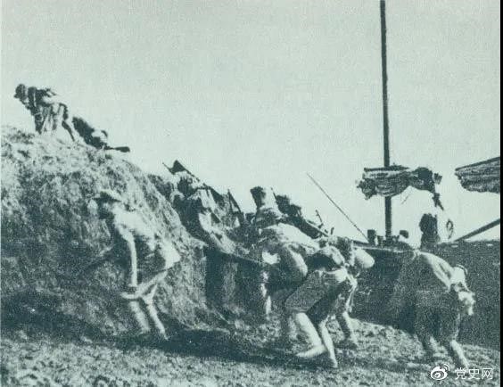 1949年5月23日，人民解放軍向上海國民黨政府軍隊發(fā)起總攻，占領(lǐng)了黃浦江堤。