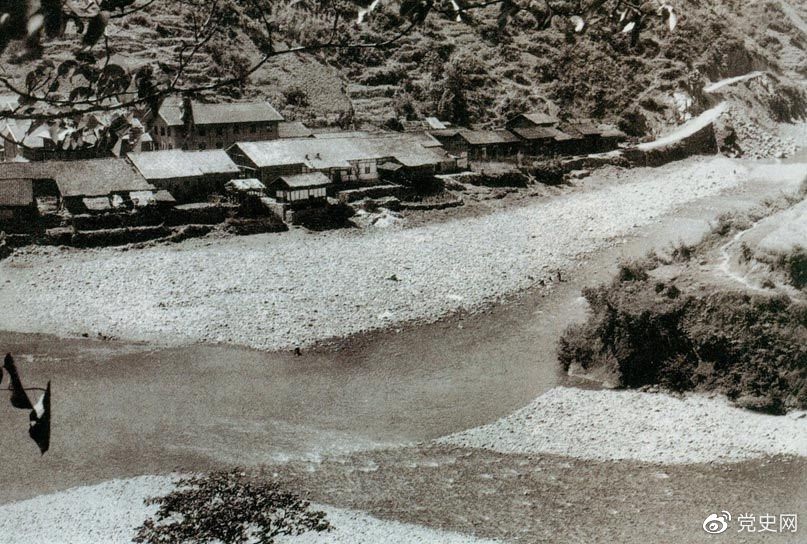 　　1935年6月26日，中共中央政治局在四川懋功兩河口召開(kāi)會(huì )議。會(huì )議決定紅軍北上創(chuàng  )造川陜甘根據地。圖為兩河口。